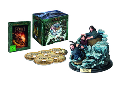 The Hobbit: The Desolation of Smaug (Extended Edition) - 5-Disc Box Set with Barrel Ride Statue (Blu-Ray)